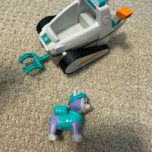 Everest Snow Rescue Vehicle with Pup